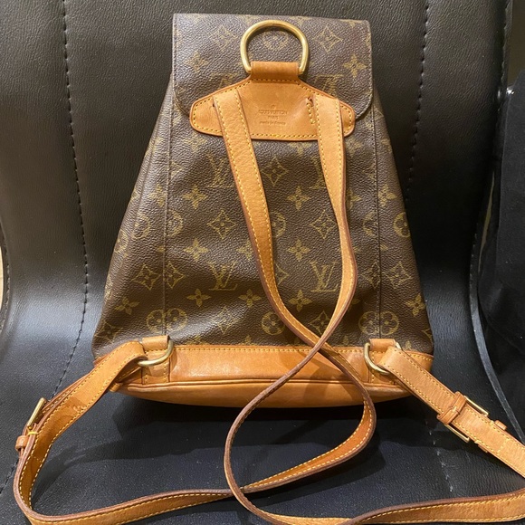 Louis Vuitton monograms Montsouris MM backpack - Picture 2 of 13
